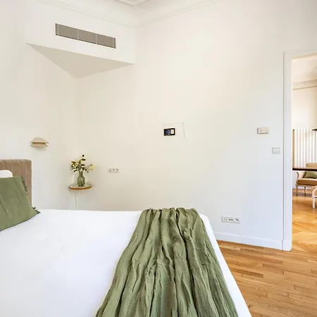 Prestige Et Elegance Aux Champs Elysees 80m2 *