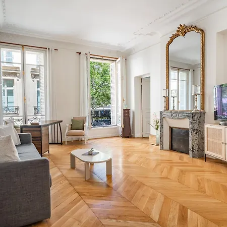 Prestige Et Elegance Aux Champs Elysees 80m2
