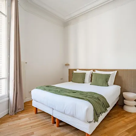 Prestige Et Elegance Aux Champs Elysees 80m2