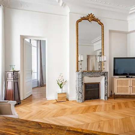 Prestige Et Elegance Aux Champs Elysees 80m2 *